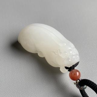 ypm400:和田玉挂件